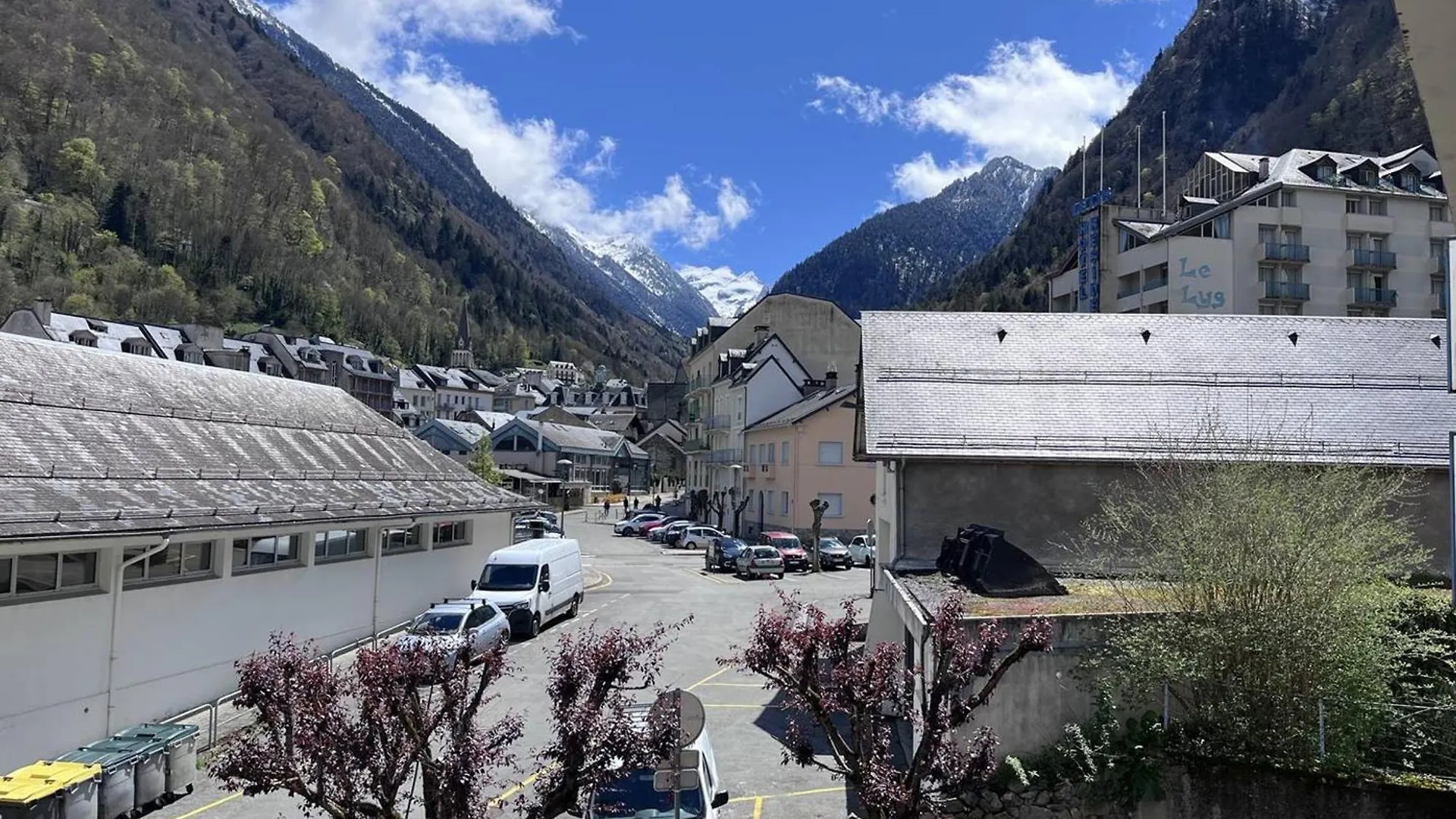 Apartament Appartement A Cauterets Avec Terrasse Et Parking - Fr-1-812-20